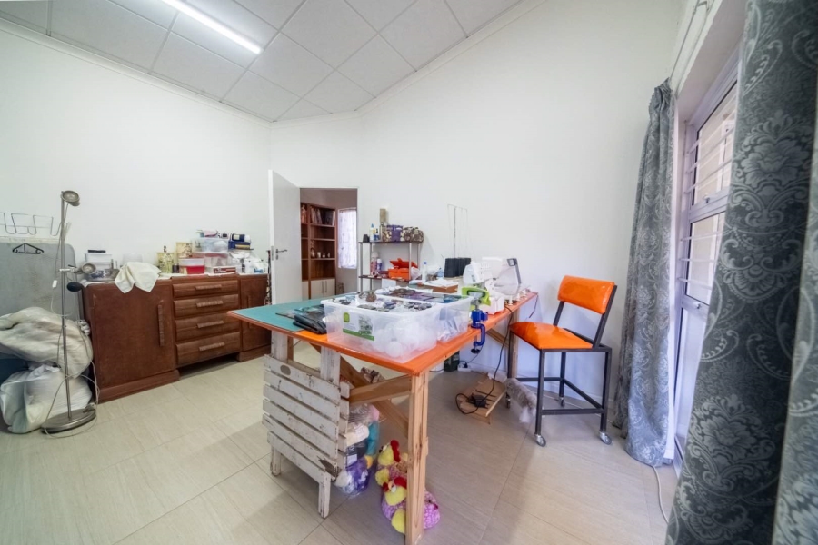 4 Bedroom Property for Sale in Paradyskloof Western Cape